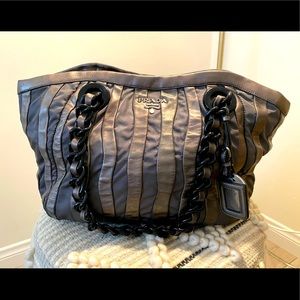 TRENDING Fantastic Condition Vintage Prada Tessuto Nappa Waves Tote Bag!